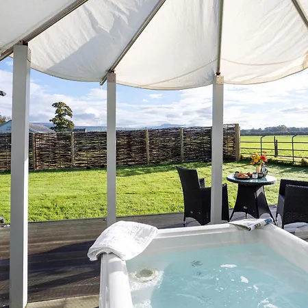 The Pavilion - With Hot Tub Kirkby Lonsdale